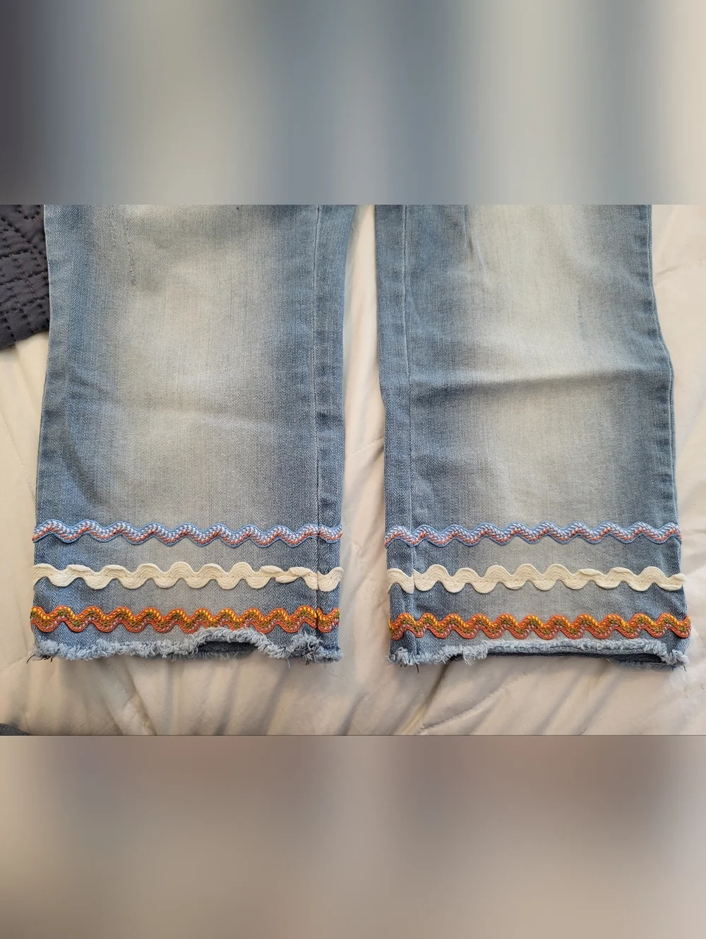 Democracy Flex-ellent Light Blue Cropped Jeans with Multicolor Scalloped Hem - Picture 14 of 14